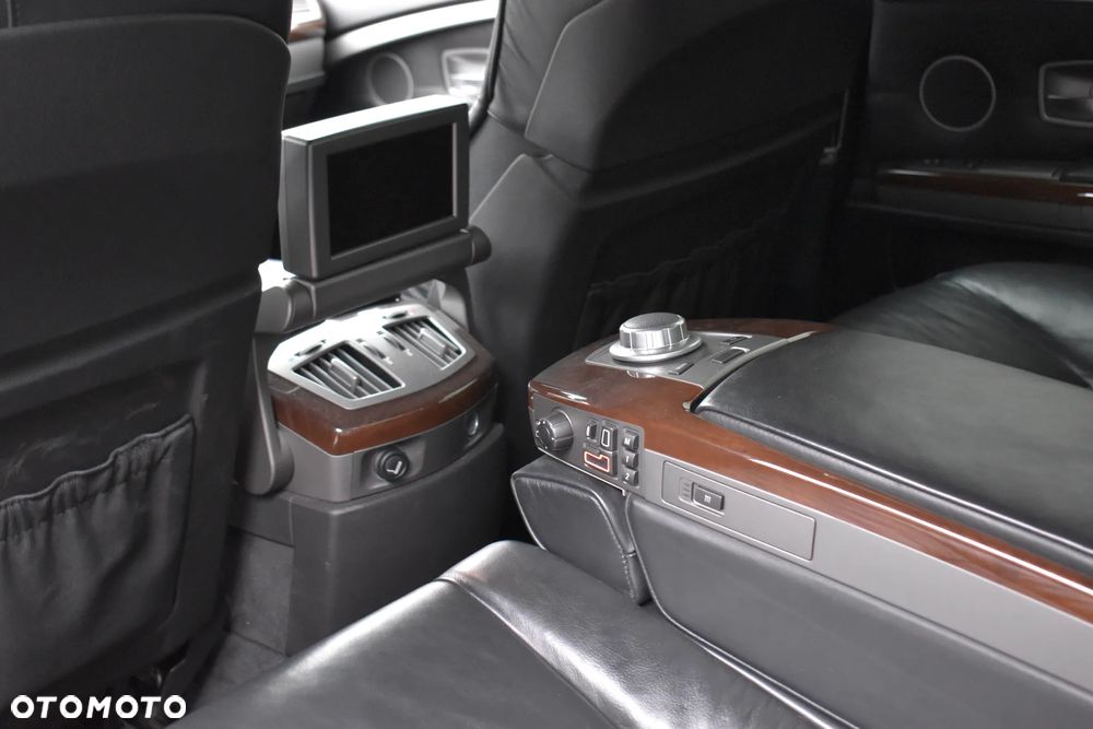 BMW Seria 7 - 28