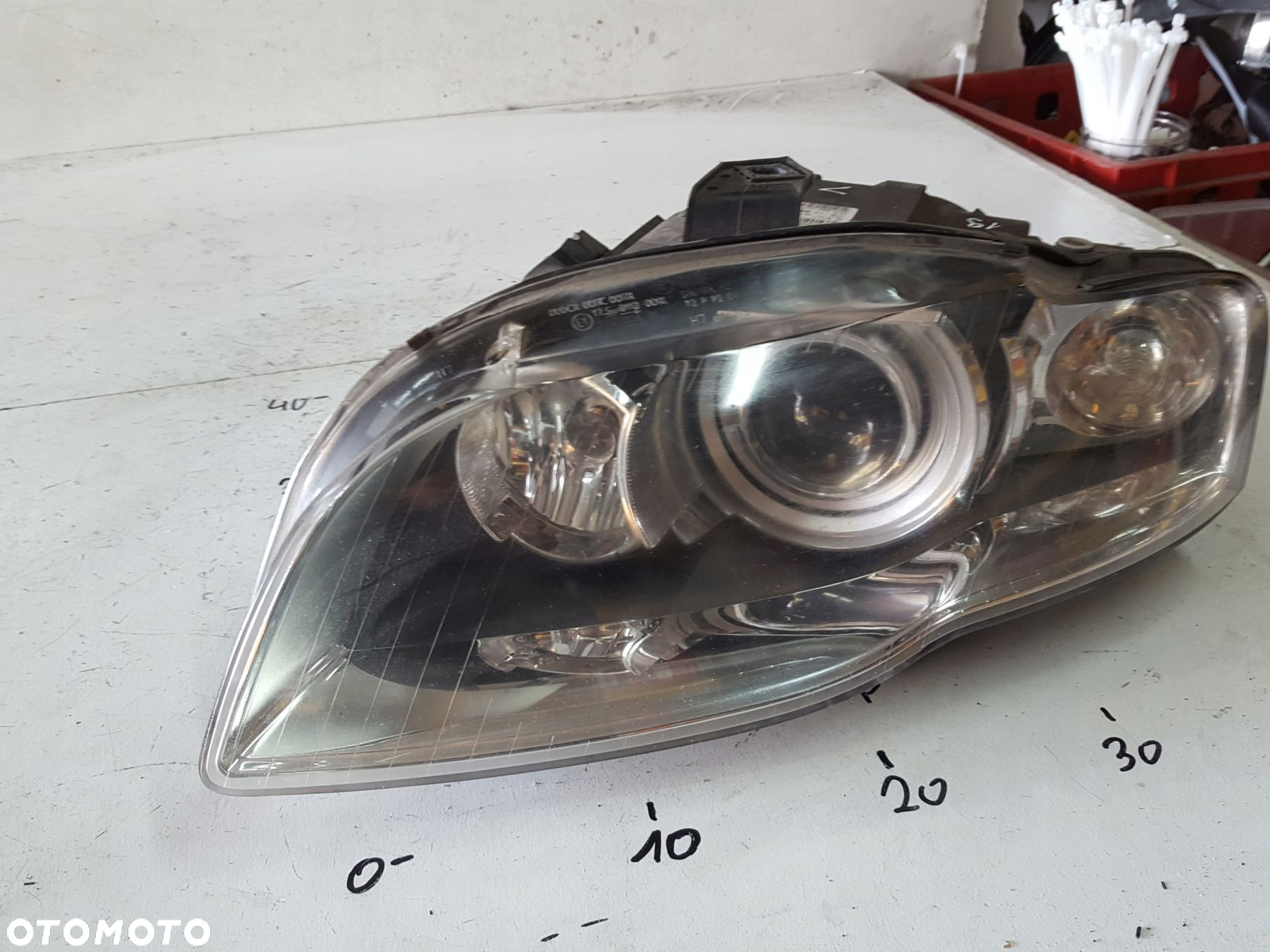 AUDI A4 B7 04-07r LAMPA BI-XENON LEWA PRZÓD ANGLIK - 2