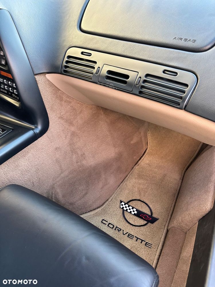 Chevrolet Corvette 5.7 - 9