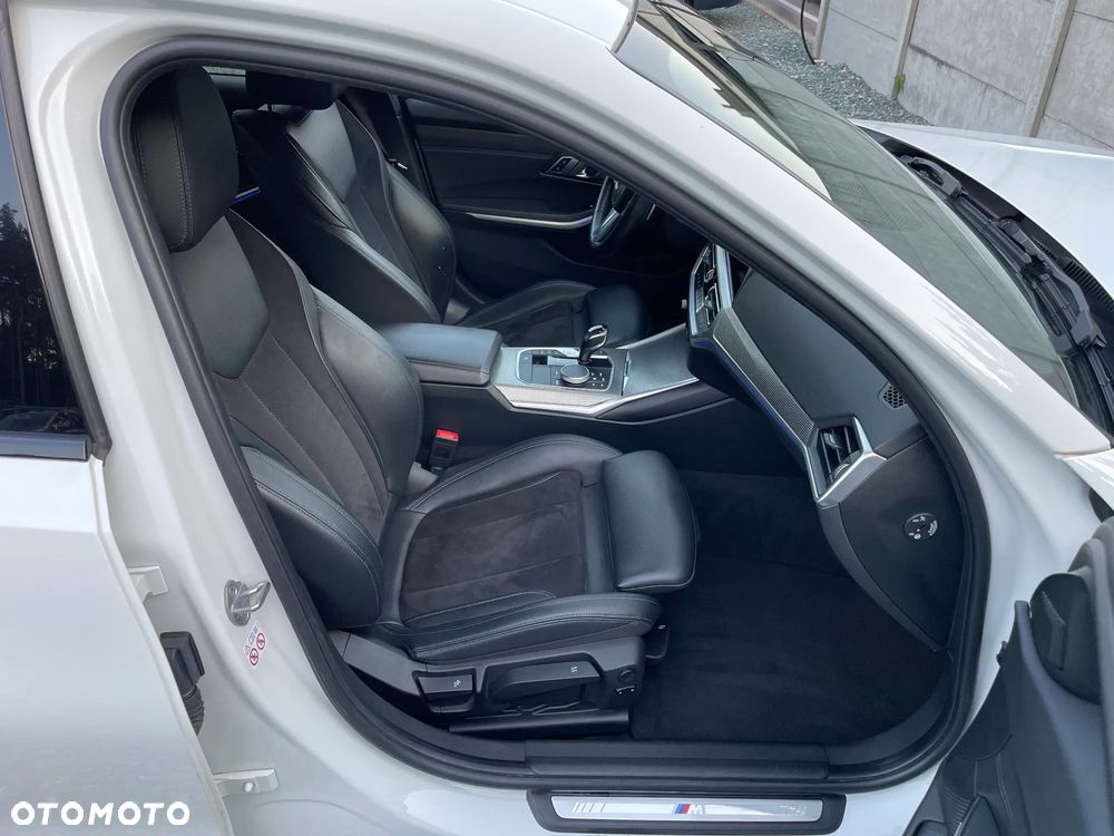 BMW Seria 3 320d Edition M Sport Shadow - 23