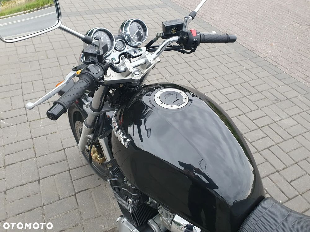 Suzuki GSX - 37