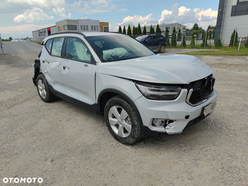 Volvo XC 40 - 3