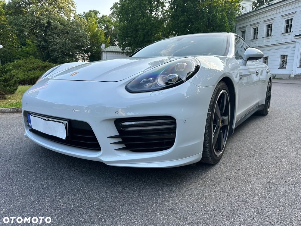 Porsche Panamera GTS PDK - 16