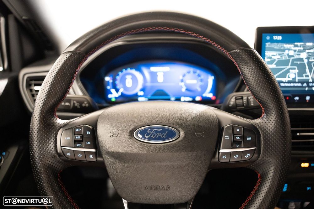 Ford Focus 1.0 EcoBoost MHEV ST-Line - 19