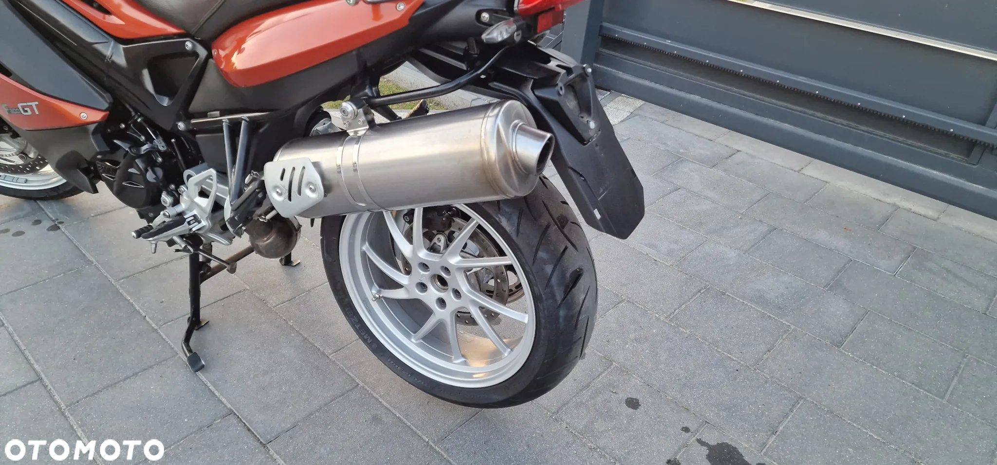 BMW F - 19