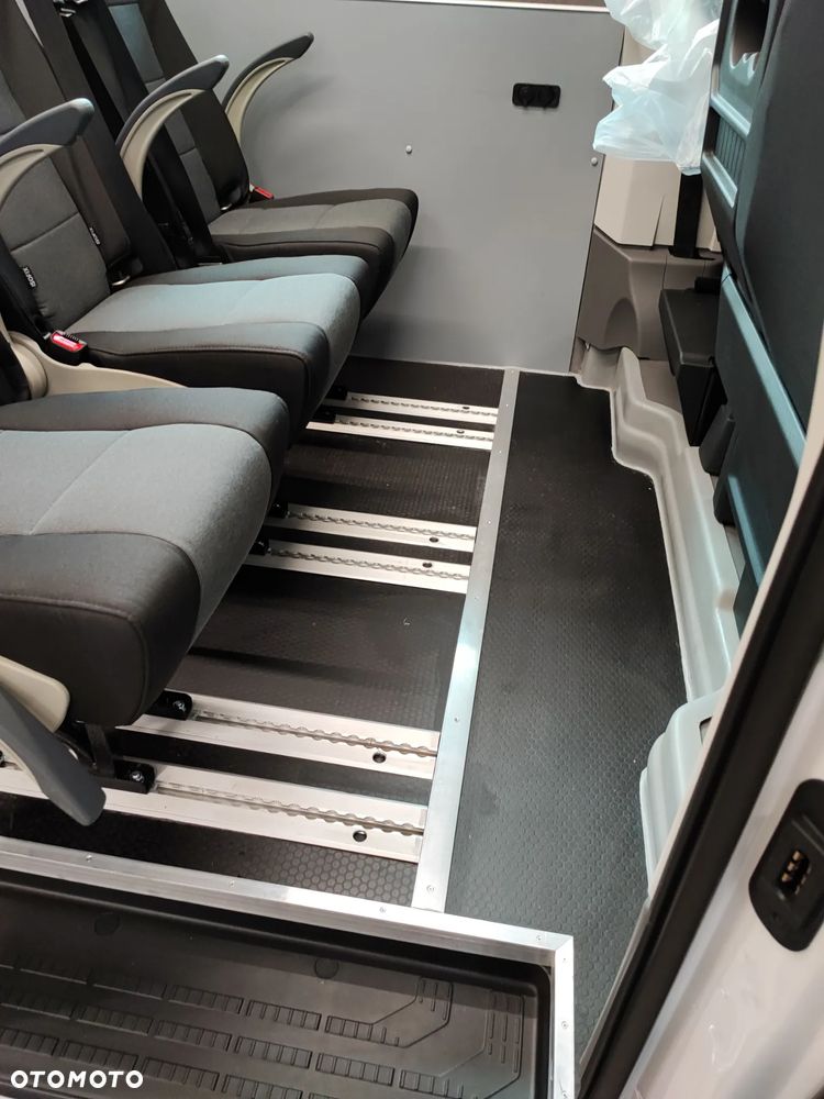 Volkswagen Crafter - 2