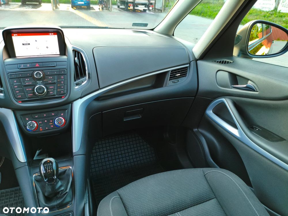 Opel Zafira Tourer 1.4 Turbo Active - 26