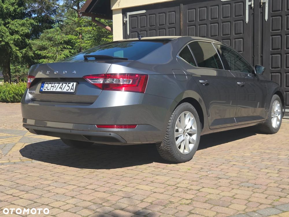 Skoda Superb 1.5 TSI Ambition DSG - 9
