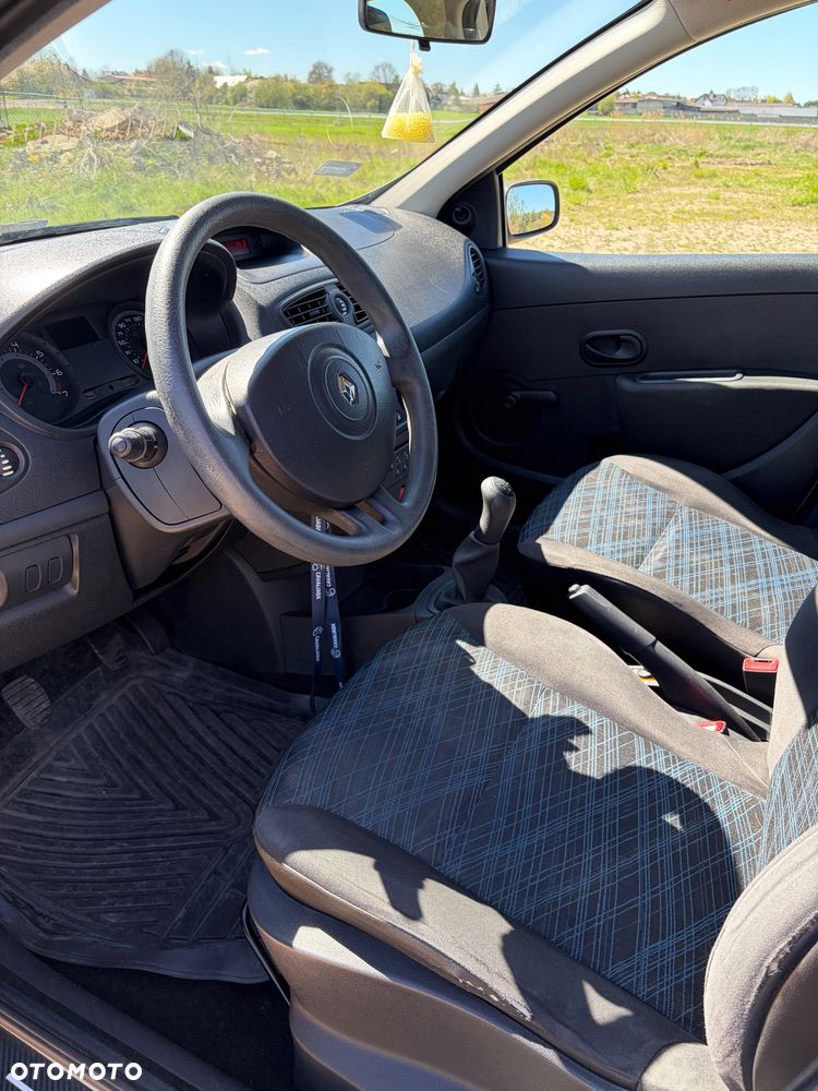 Renault Clio - 20