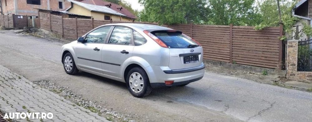 Ford Focus 1.6i 16V - 4
