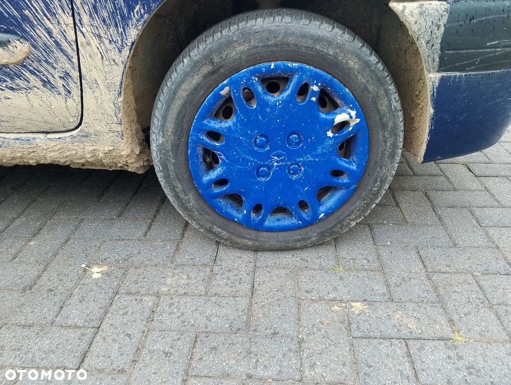 Renault Clio II (98-01r.) 1.2 B 58KM. Silnik D7FD720 Skrzynia JB1 184.Cały na części. GWARANCJA !!!  Przód Tył Zestaw Komplet Drzwi Klapa Zderzak Błotnik Maska Grill Atrapa Szyba Pas Lampa Lusterko Boczki Fotel Kanapa Kokpit Deska Rozdzielcza Przełącznik Włącznik Sterownik Przewody Wiązka Instalacja Moduł Komputer Czujnik Listwa Pompa Alternator Wtryski Głowica Rozrusznik Kompresor Sprzęgło Dwumas Silnik Skrzynia ABS Klimatyzacji Paliwa Wspomagania Kolektor Turbina Przepustnica Zawór Chłodnica Koło Hak Belka Sanki Zawieszenie Mcpherson Półoś Amortyzator Wydech Tłumik Zacisk Most - 10