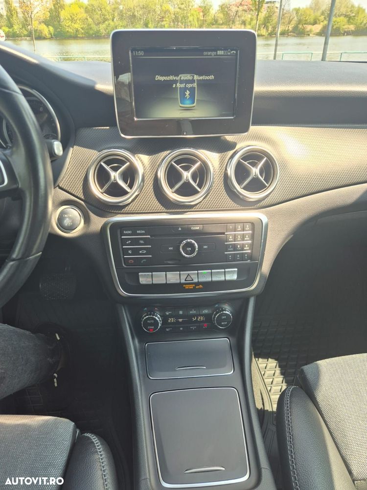 Mercedes-Benz GLA - 10