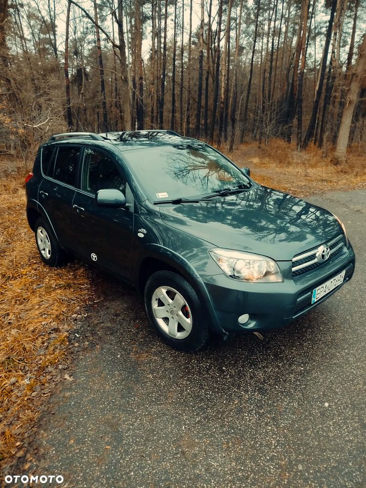 Toyota RAV4 - 8