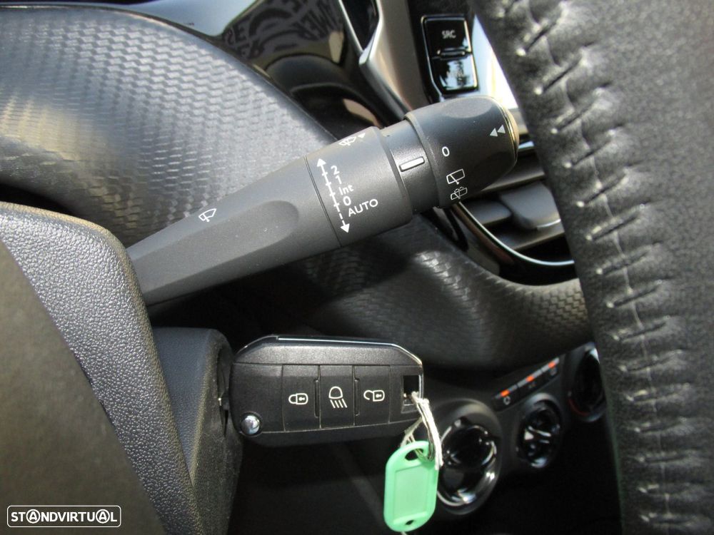 Peugeot 2008 1.2 PureTech Signature - 39