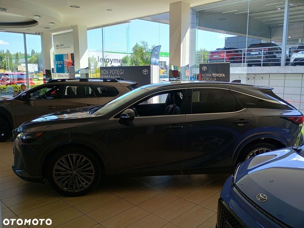 Lexus RX 450h+ Omotenashi - 2