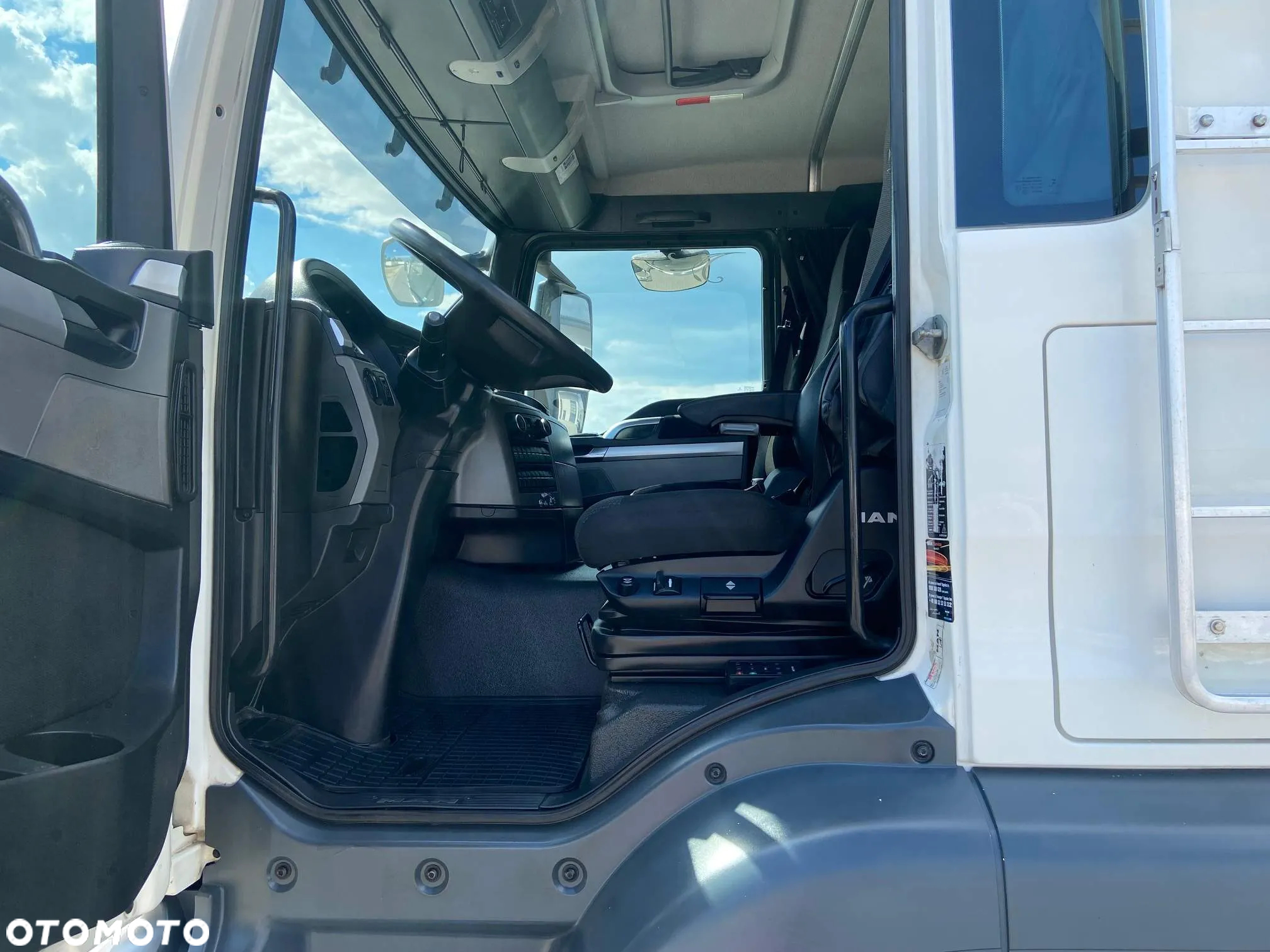 MAN TGS 26.400 CHŁODNIA HAKÓWKA CARRIER S 850 CHEREAU - 12
