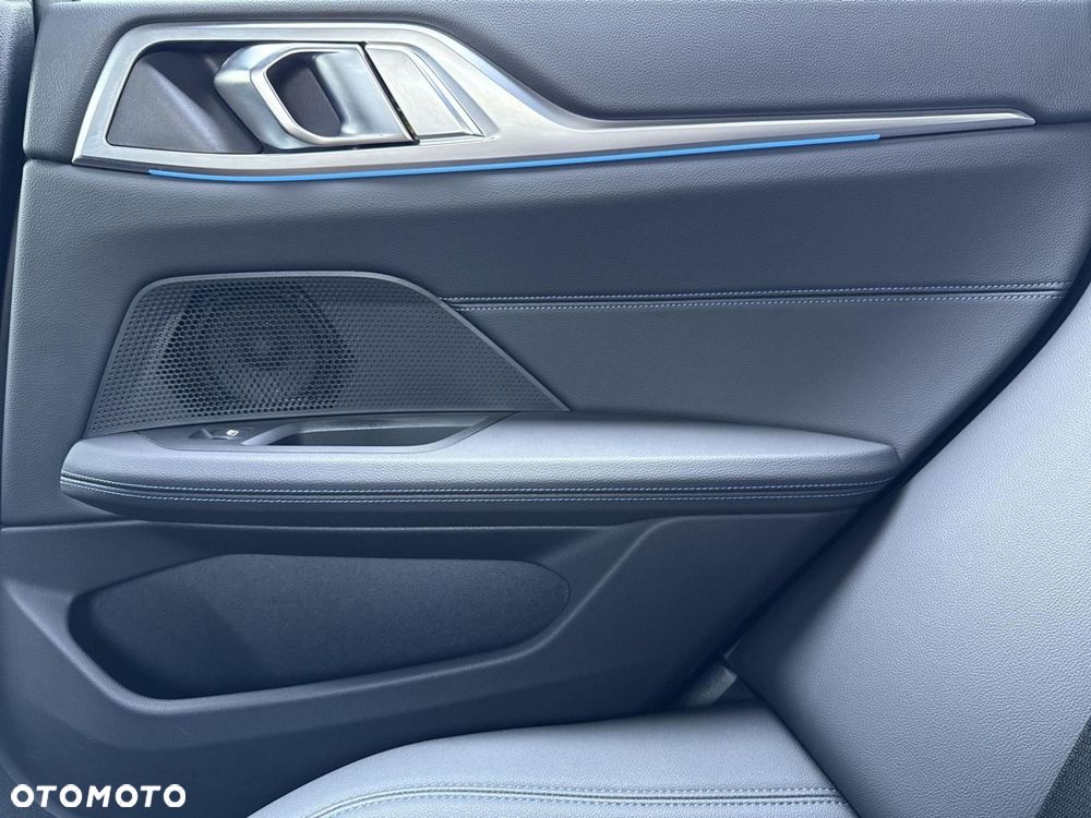 BMW i4 - 21