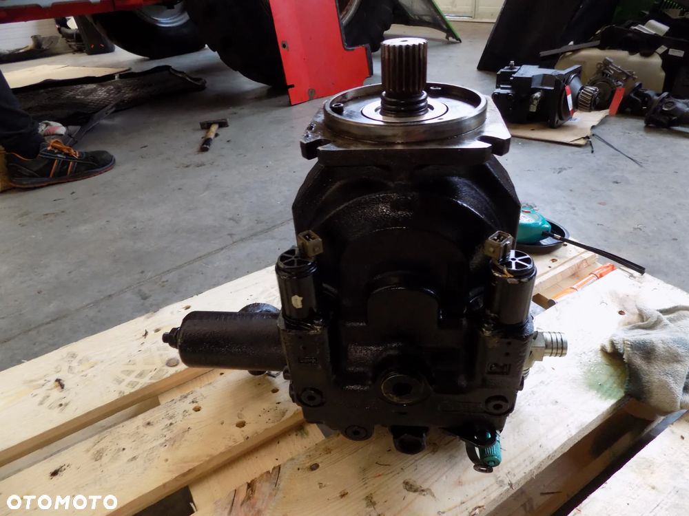 Merlo P 34.7 Pompa jazdy Merlo P34.7 TOP pompa jazdy hydrostat Sauer Danfoss 90R075 FMSNN8D - 9