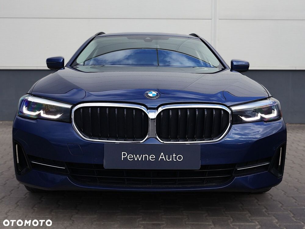 BMW Seria 5 520d xDrive mHEV - 10