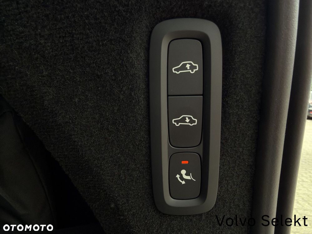 Volvo XC 90 - 22