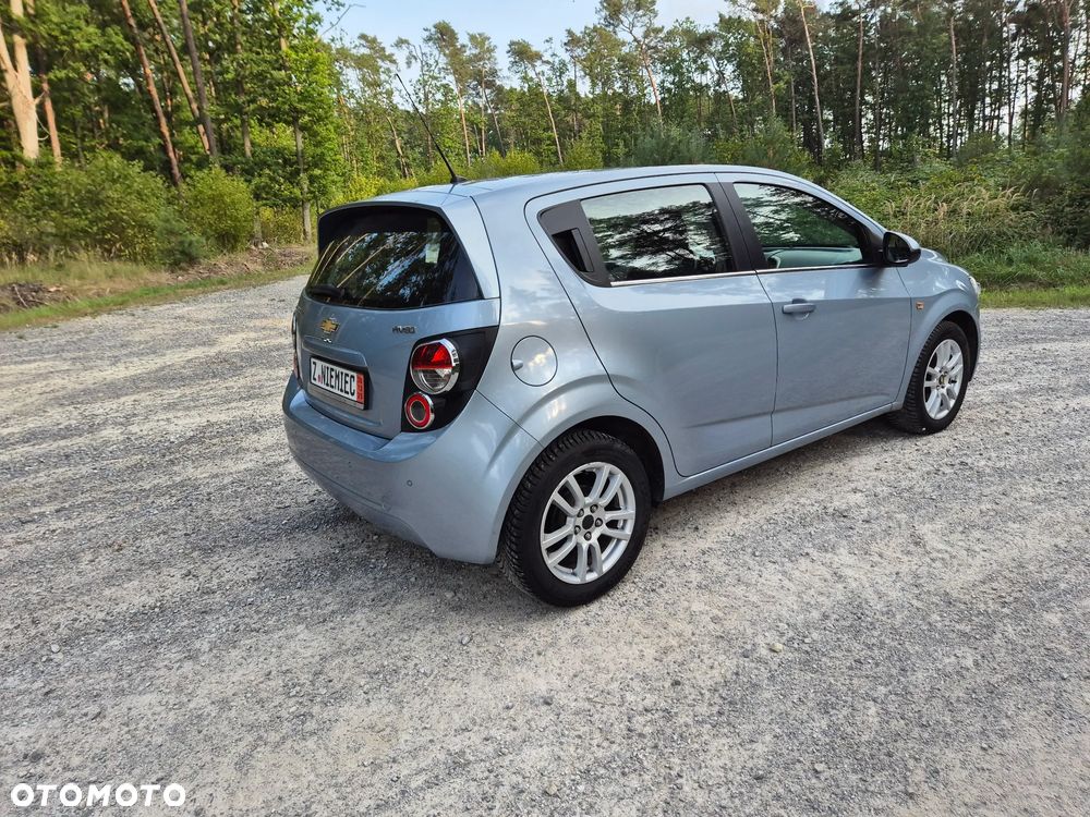 Chevrolet Aveo 1.6 LTZ - 12
