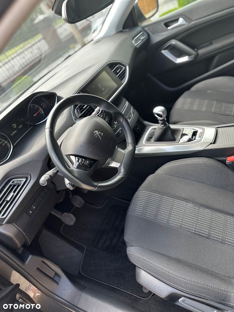 Peugeot 308 1.2 PureTech GPF Allure Pack S&S - 10