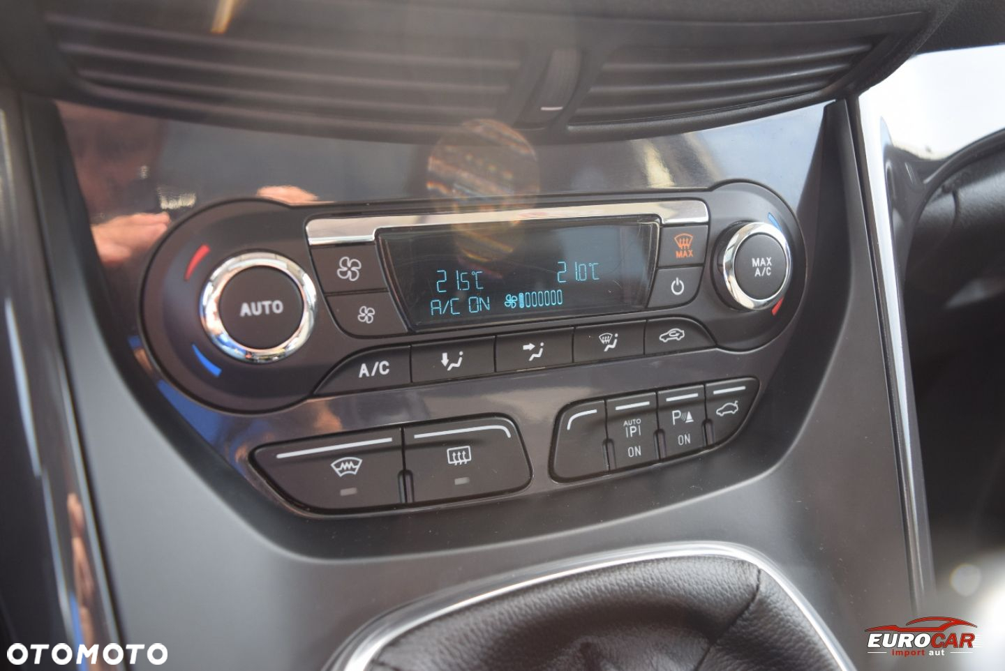 Ford Kuga 2.0 TDCi 2x4 Titanium - 23
