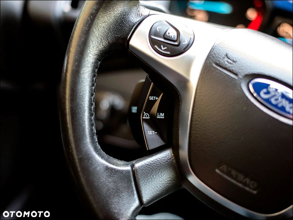 Ford Kuga - 16