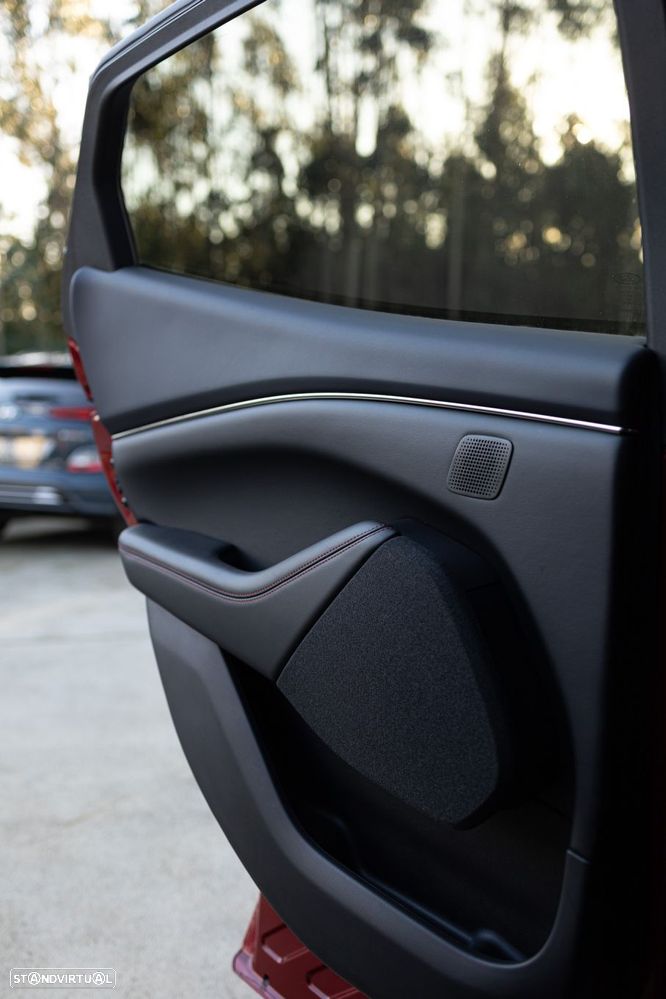 Ford Mustang Mach-E AWD PREMIUM - 17