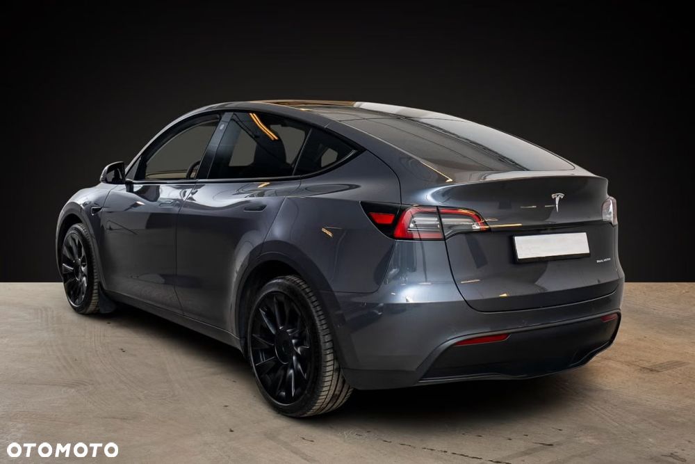 Tesla Model Y Long Range Dual Motor AWD - 4