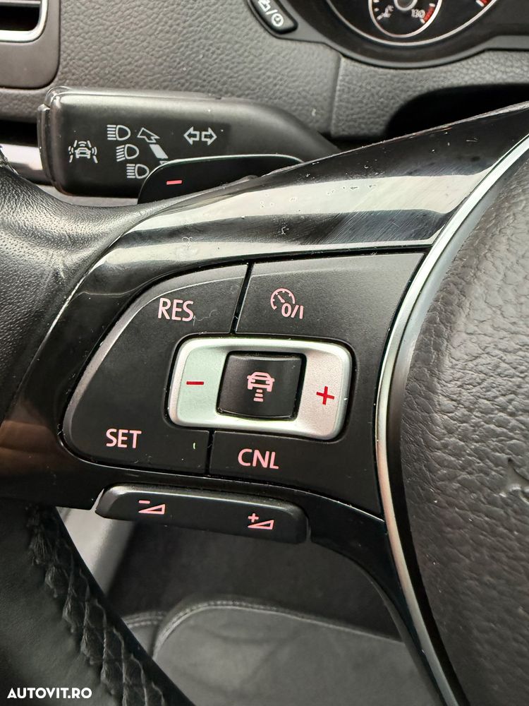 Volkswagen Sharan 2.0 TDI DSG (BlueMotion Technology) Highline - 39