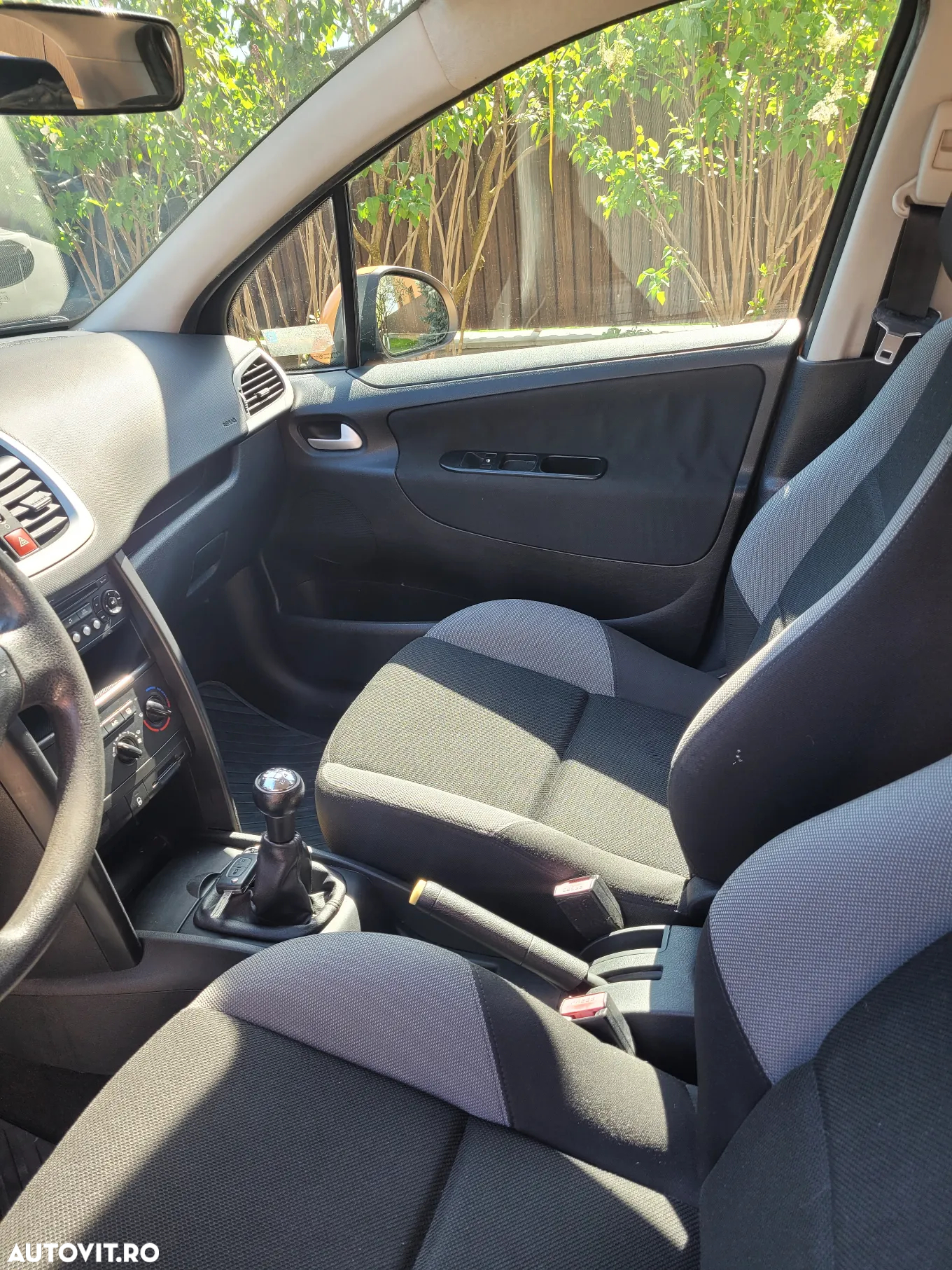 Peugeot 207 - 15
