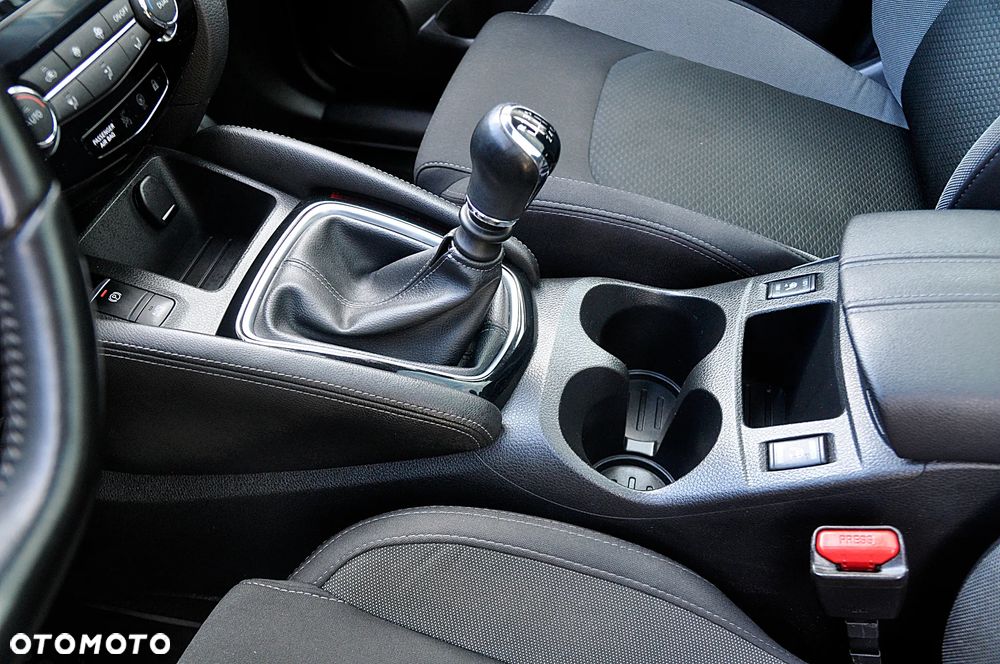 Nissan Qashqai 1.5 dCi N-Connecta - 16