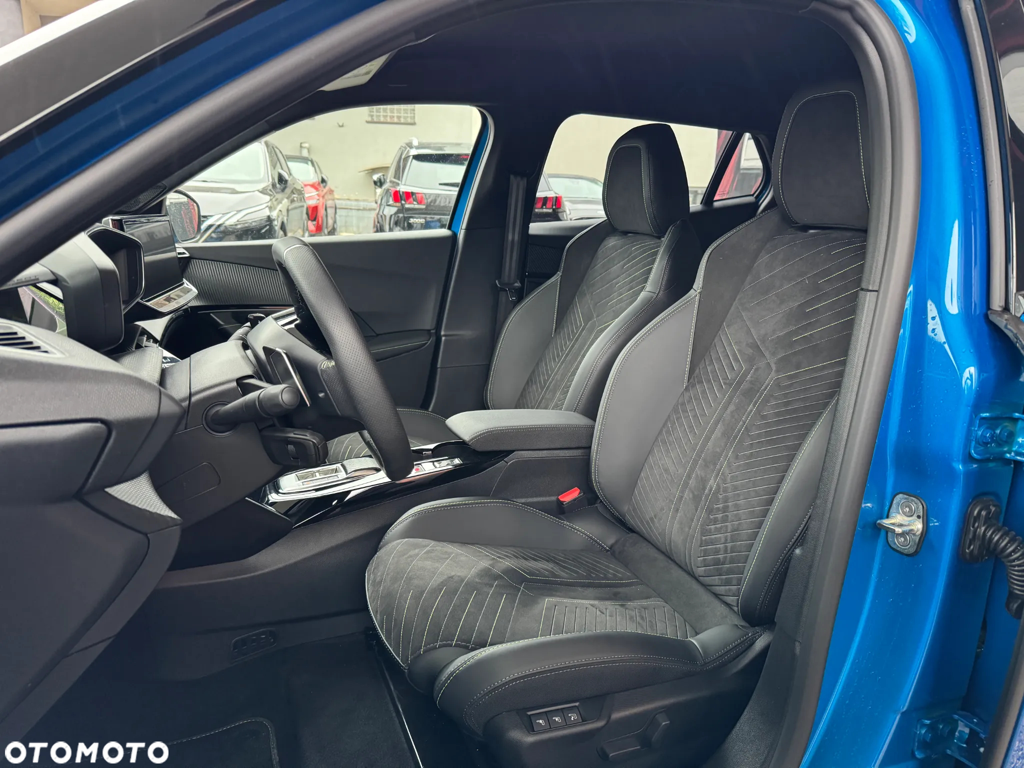Peugeot 2008 PureTech mHEV GT e-DCS6 - 19