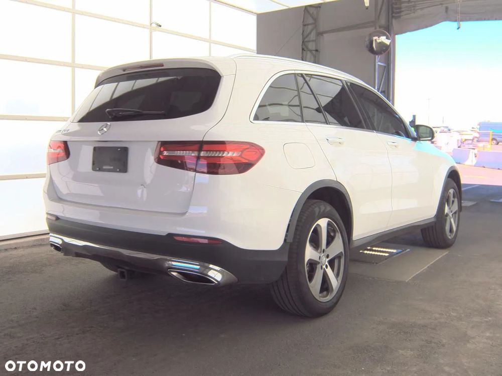 Mercedes-Benz GLC 300 4Matic 9G-TRONIC - 4