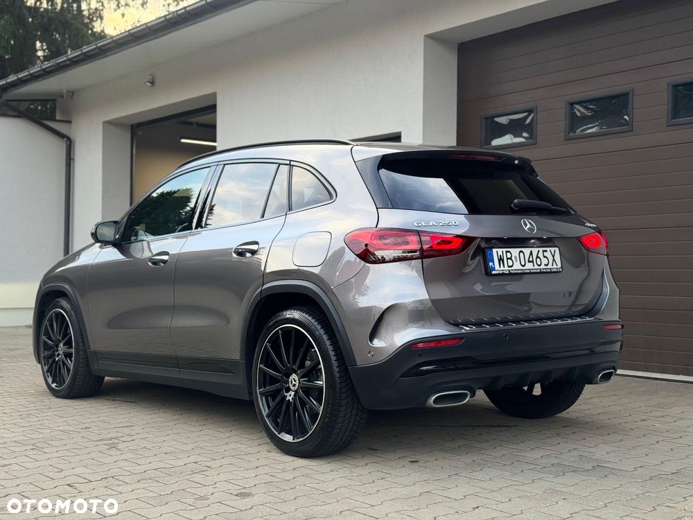 Mercedes-Benz GLA 250 4-Matic AMG Line - 7