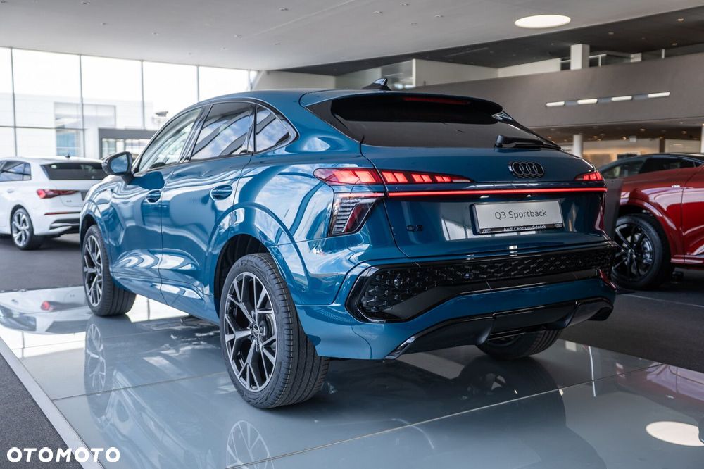Audi Q3 Sportback - 4