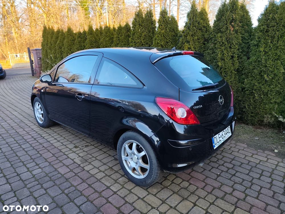 Opel Corsa 1.4 16V Essentia - 3