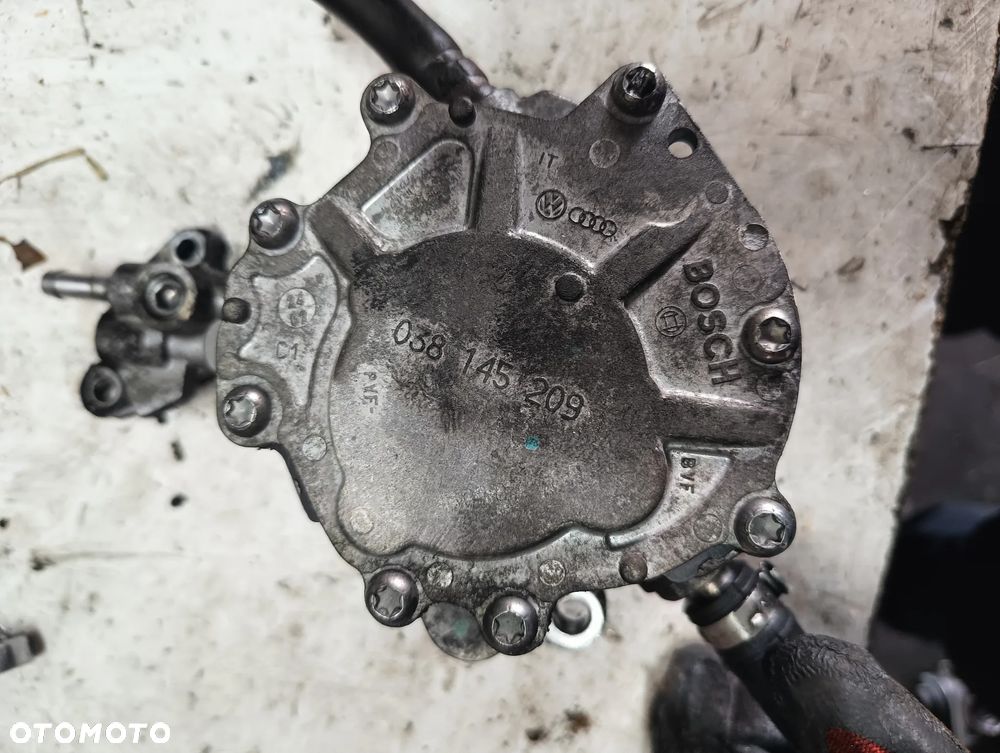 POMPA VACUM VW AUDI SKODA SEAT 038145209 BOSCH - 1