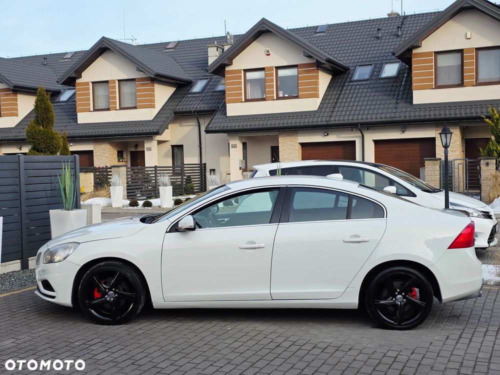 Volvo S60 D4 R-Design - 12
