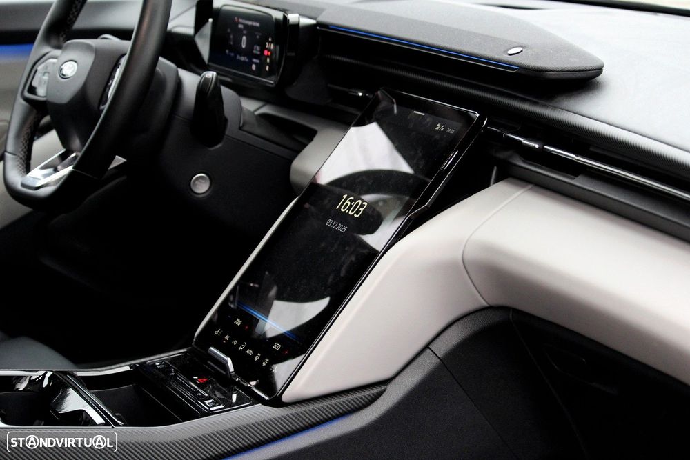 Ford Explorer 77 kWh Premium - 19