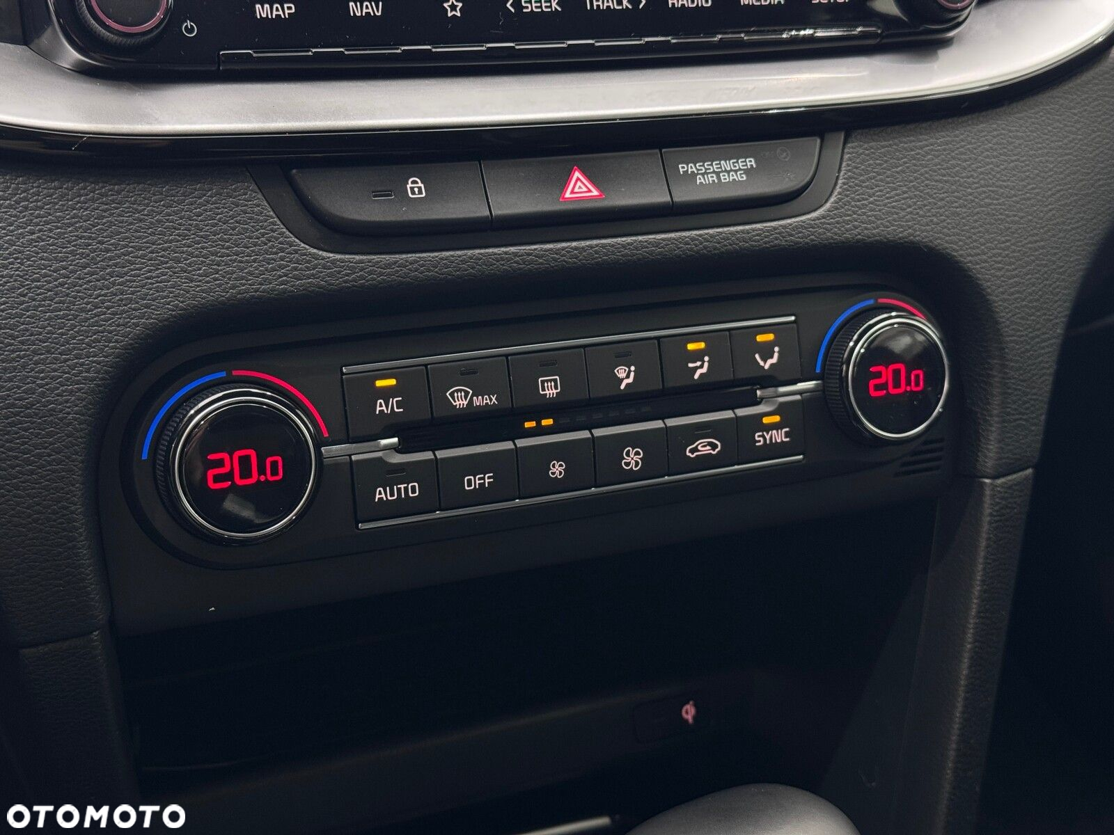 Kia XCeed - 24