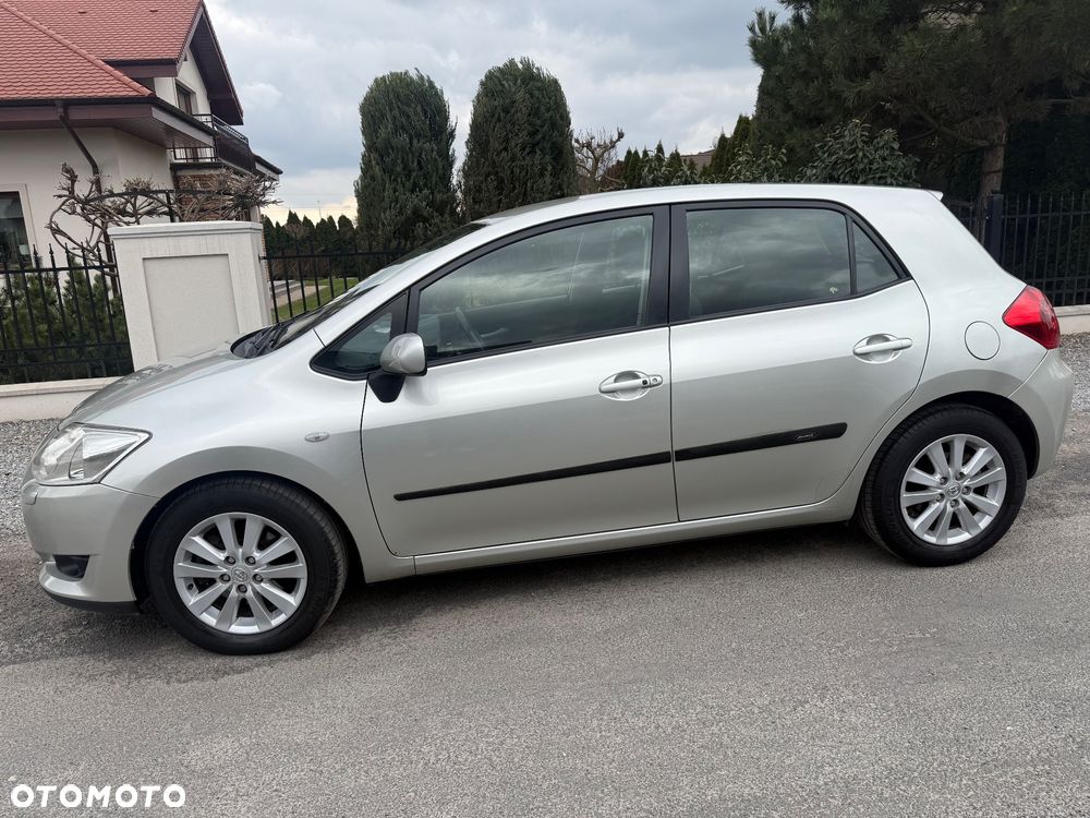 Toyota Auris - 2