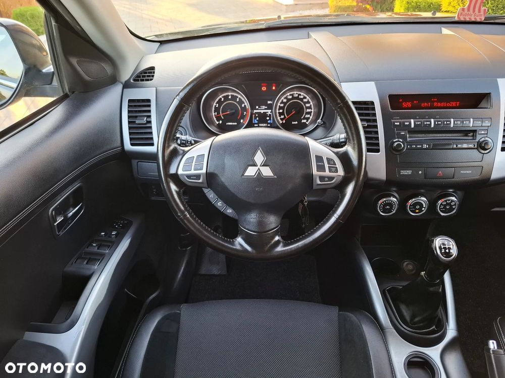 Mitsubishi Outlander 2.0 2WD XTRA - 33