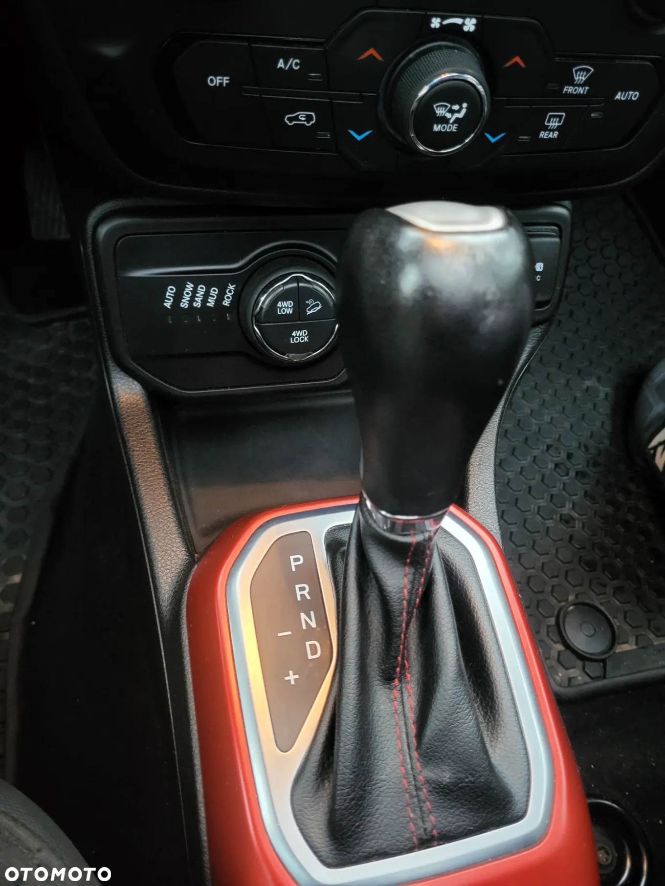 Jeep Renegade - 11