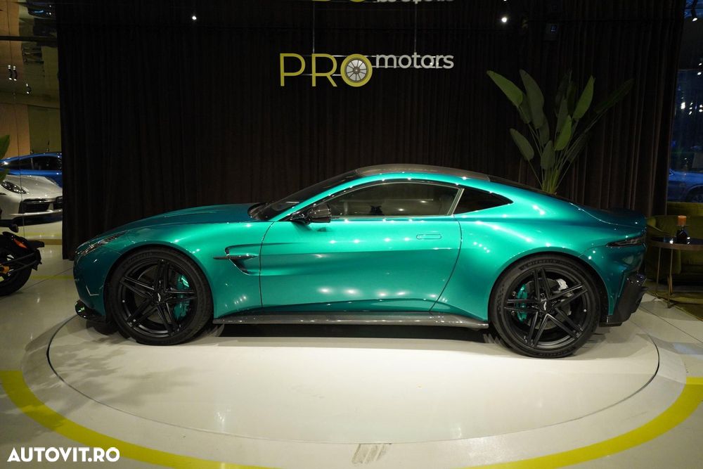 Aston Martin V8 Vantage - 10