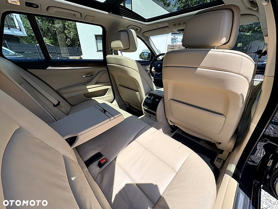 BMW Seria 5 520d - 23