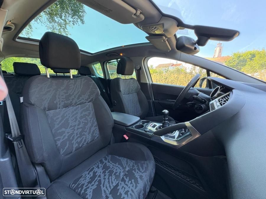 Peugeot 3008 1.6 HDi Executive - 25