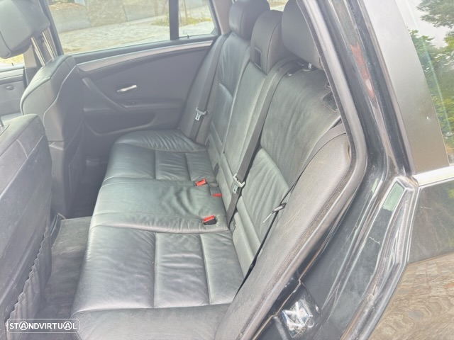 BMW 530 dA Touring - 24