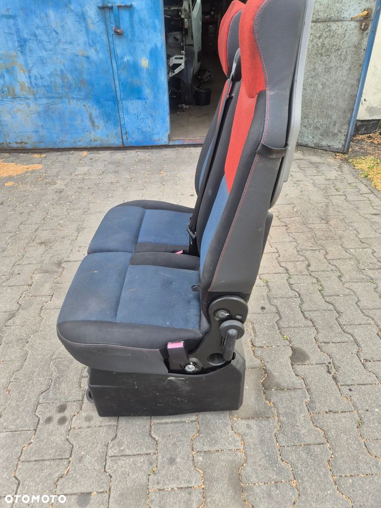 FOTEL PASAŻERA PRAWY EU MASTER III MOVANO B  NV400  10r.+ - 4